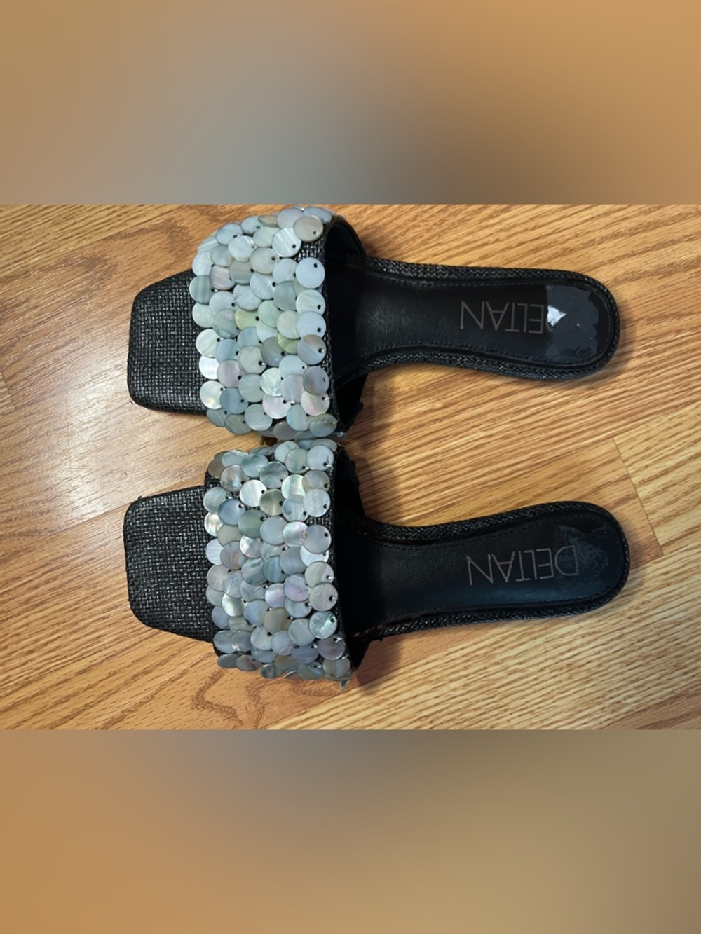 Deltan Flora Metallic Raffia Pearl Disc Flat Sandals in Black Size 6.5 - Picture 7 of 10